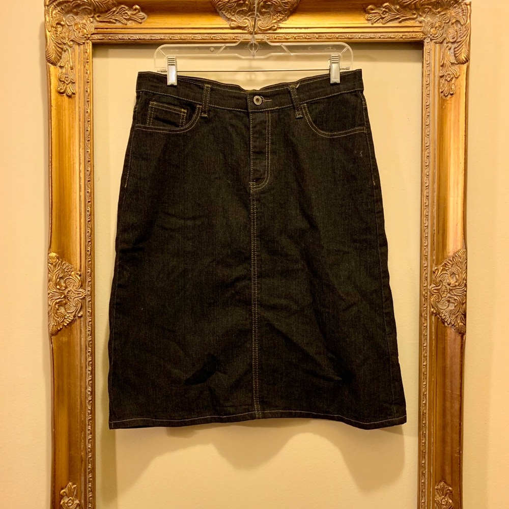 spandex denim skirt with embroidered back pockets